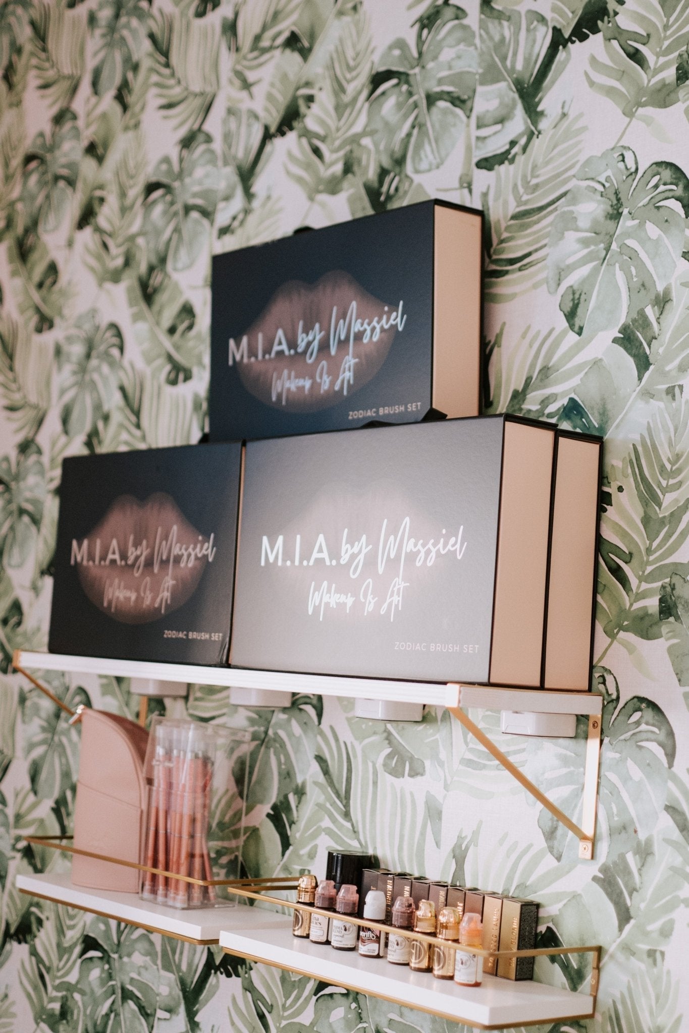 M.I.A. by Massiel Zodiac brush set
